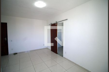 Sala de apartamento para alugar com 3 quartos, 65m² em Cordovil, Rio de Janeiro