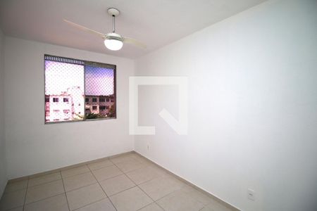 Quarto 2 de apartamento para alugar com 3 quartos, 65m² em Cordovil, Rio de Janeiro