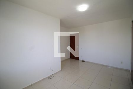 Sala de apartamento para alugar com 3 quartos, 65m² em Cordovil, Rio de Janeiro