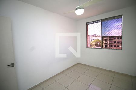 Quarto 2 de apartamento para alugar com 3 quartos, 65m² em Cordovil, Rio de Janeiro