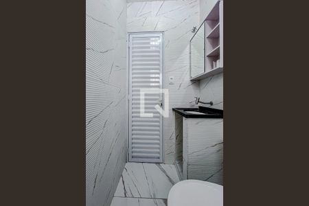 Banheiro de casa para alugar com 1 quarto, 50m² em Vila São José, São Paulo