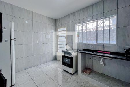 Cozinha de casa para alugar com 1 quarto, 50m² em Vila São José, São Paulo
