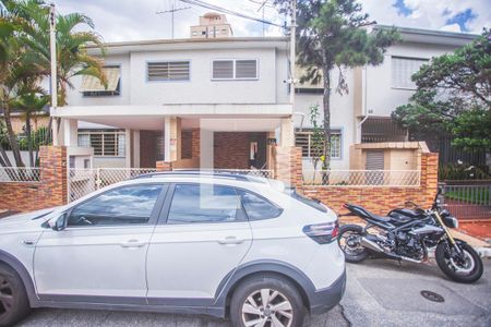 Fachada de casa à venda com 3 quartos, 120m² em Mirandópolis, São Paulo
