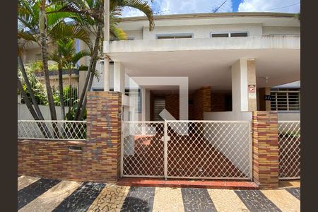 Fachada de casa à venda com 3 quartos, 120m² em Mirandópolis, São Paulo