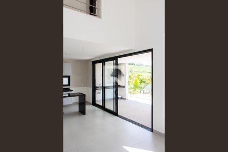 Sala de casa de condomínio à venda com 3 quartos, 263m² em Parque Rural Fazenda Santa Cândida, Campinas