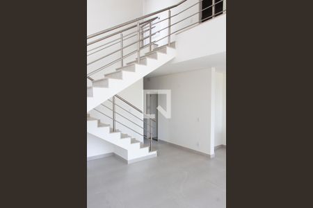 Sala de casa de condomínio à venda com 3 quartos, 263m² em Parque Rural Fazenda Santa Cândida, Campinas