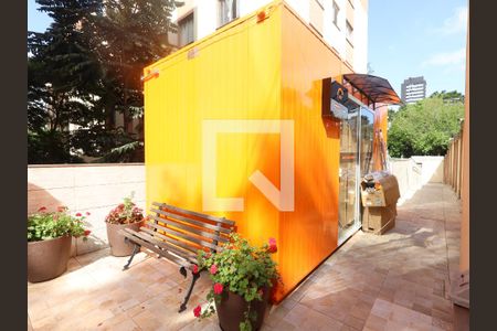 Mini Mercado de apartamento à venda com 3 quartos, 65m² em Super Quadra Morumbi, São Paulo