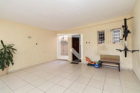 Garagem de casa à venda com 3 quartos, 134m² em Penha de França, São Paulo