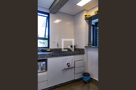 Cozinha de apartamento à venda com 1 quarto, 90m² em Santa Lúcia, Belo Horizonte