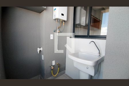 Area serviço de apartamento para alugar com 2 quartos, 40m² em Presidente Altino, Osasco