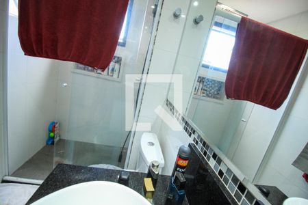 Banheiro de apartamento à venda com 2 quartos, 55m² em Vila Bertioga, São Paulo