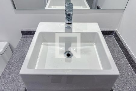 Banheiro de kitnet/studio para alugar com 1 quarto, 25m² em Vila Regente Feijó, São Paulo