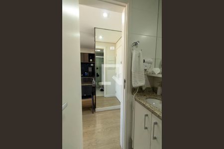 Banheiro Social de apartamento para alugar com 1 quarto, 35m² em Centro, Curitiba