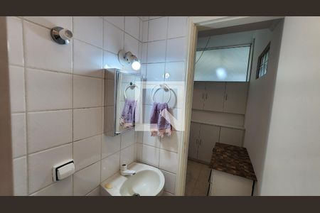 Banheiro de apartamento para alugar com 1 quarto, 36m² em Boqueirão, Santos