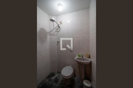 Banheiro de serviço de casa à venda com 3 quartos, 220m² em Vila Gomes, São Paulo