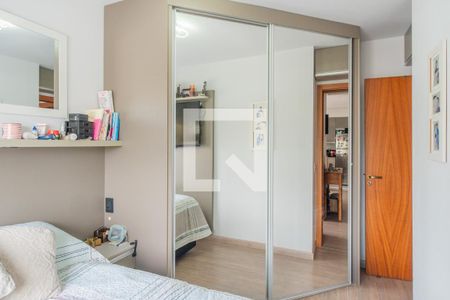 Quarto 1 de apartamento à venda com 2 quartos, 52m² em Rio Branco, Porto Alegre