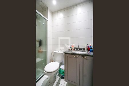 Banheiro social de apartamento à venda com 2 quartos, 58m² em Penha de França, São Paulo