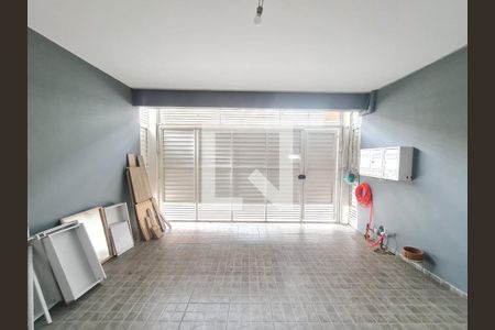 Garagem de casa à venda com 4 quartos, 100m² em Guarulhos, Guarulhos