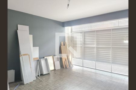 Garagem de casa à venda com 4 quartos, 100m² em Guarulhos, Guarulhos