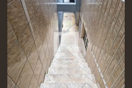Escada acesso a Edícula de casa à venda com 4 quartos, 100m² em Guarulhos, Guarulhos