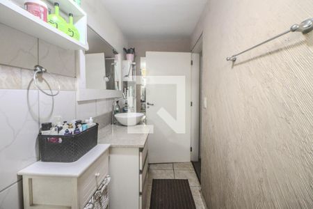 Banheiro de apartamento à venda com 2 quartos, 90m² em Floresta, Porto Alegre