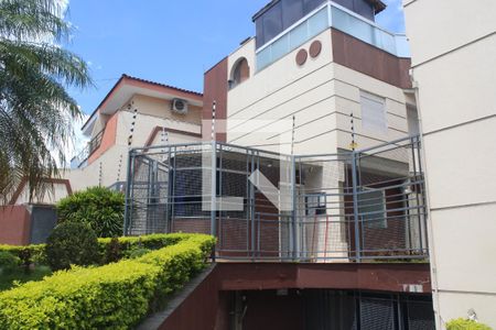 Fachada de casa de condomínio à venda com 3 quartos, 200m² em Vila Mariza Mazzei, São Paulo