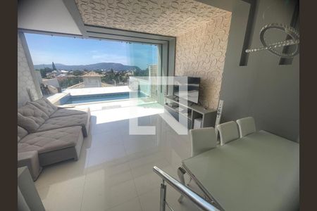 Casa à venda com 3 quartos, 300m² em Piratininga, Niterói