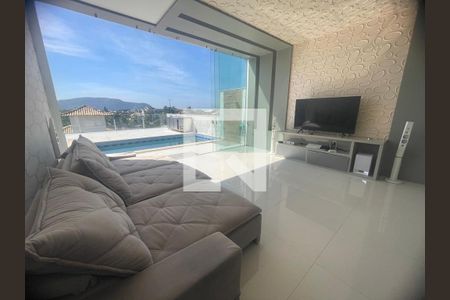 Casa à venda com 3 quartos, 300m² em Piratininga, Niterói