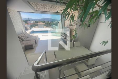 Casa à venda com 3 quartos, 300m² em Piratininga, Niterói