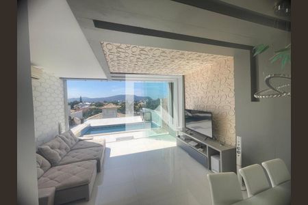 Casa à venda com 3 quartos, 300m² em Piratininga, Niterói
