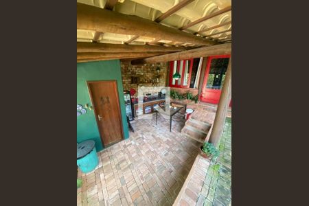 Casa à venda com 4 quartos, 237m² em Badu, Niterói