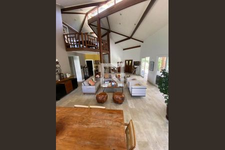 Casa à venda com 4 quartos, 237m² em Badu, Niterói