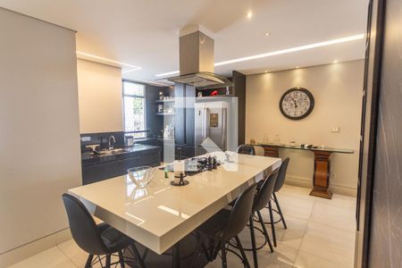 Cozinha de apartamento à venda com 2 quartos, 164m² em Lourdes, Belo Horizonte