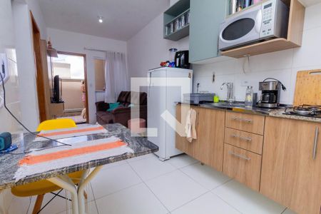 Sala e Cozinha de apartamento à venda com 2 quartos, 44m² em Vila Santa Isabel, São Paulo
