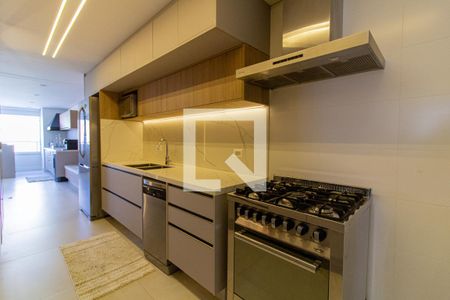 Cozinha de apartamento à venda com 3 quartos, 175m² em Vila Romana, São Paulo