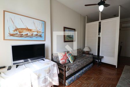 Sala de apartamento para alugar com 1 quarto, 43m² em Barra Funda, Guarujá