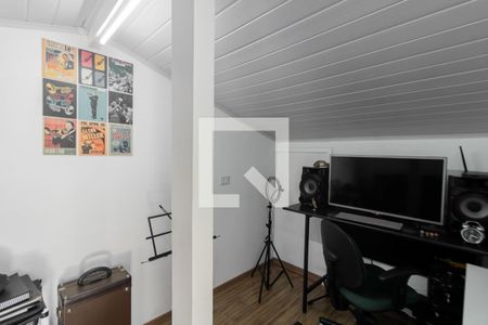 MezaninoMe de casa à venda com 3 quartos, 107m² em Vila Mesquita, São Paulo