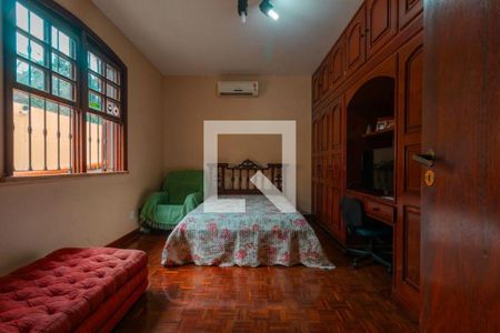 Casa à venda com 5 quartos, 350m² em São Francisco, Niterói