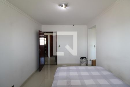 Casa à venda com 4 quartos, 315m² em Parque Peruche, São Paulo