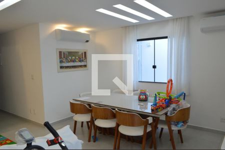 Sala de casa de condomínio para alugar com 4 quartos, 170m² em Freguesia (jacarepaguá), Rio de Janeiro