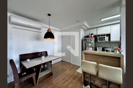 Sala de apartamento à venda com 2 quartos, 68m² em Santo Amaro, São Paulo