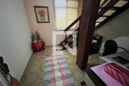 Escadas de casa à venda com 3 quartos, 260m² em Portuguesa, Rio de Janeiro