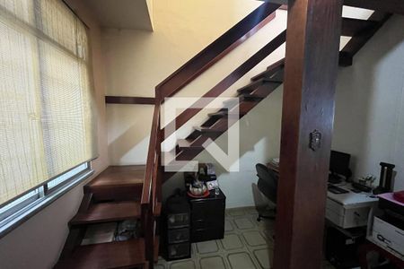 Escadas de casa à venda com 3 quartos, 260m² em Portuguesa, Rio de Janeiro