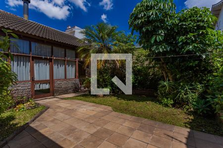 Quintal de casa à venda com 5 quartos, 376m² em Jardim Itu, Porto Alegre
