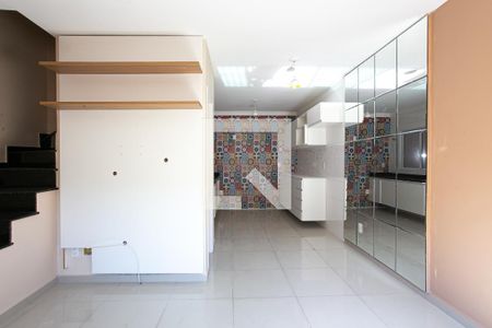 Sala de casa de condomínio à venda com 2 quartos, 68m² em Vila Aricanduva, São Paulo