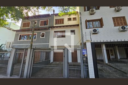Fachada de casa à venda com 3 quartos, 316m² em Jardim Itu, Porto Alegre