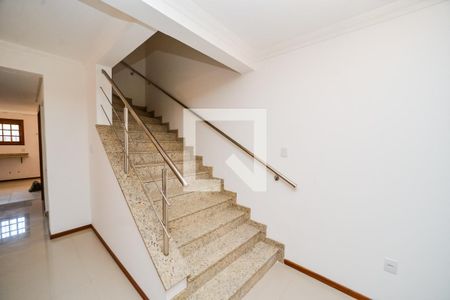 Escada de casa à venda com 3 quartos, 316m² em Jardim Itu, Porto Alegre