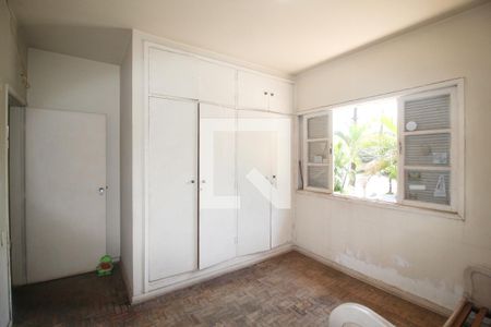 Suíte de casa à venda com 4 quartos, 282m² em Jardim Novo Mundo, São Paulo