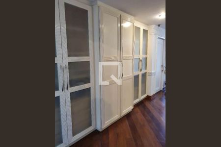 Casa de Condomínio à venda com 5 quartos, 1100m² em Super Quadra Morumbi, São Paulo