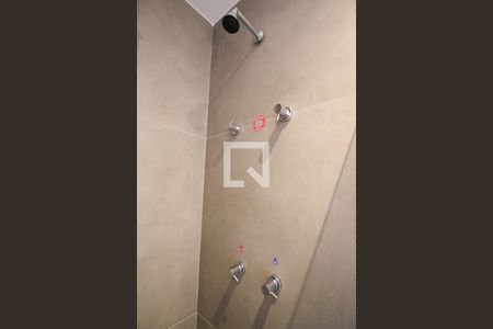 Banheiro  de apartamento para alugar com 1 quarto, 58m² em Itaim Bibi, São Paulo